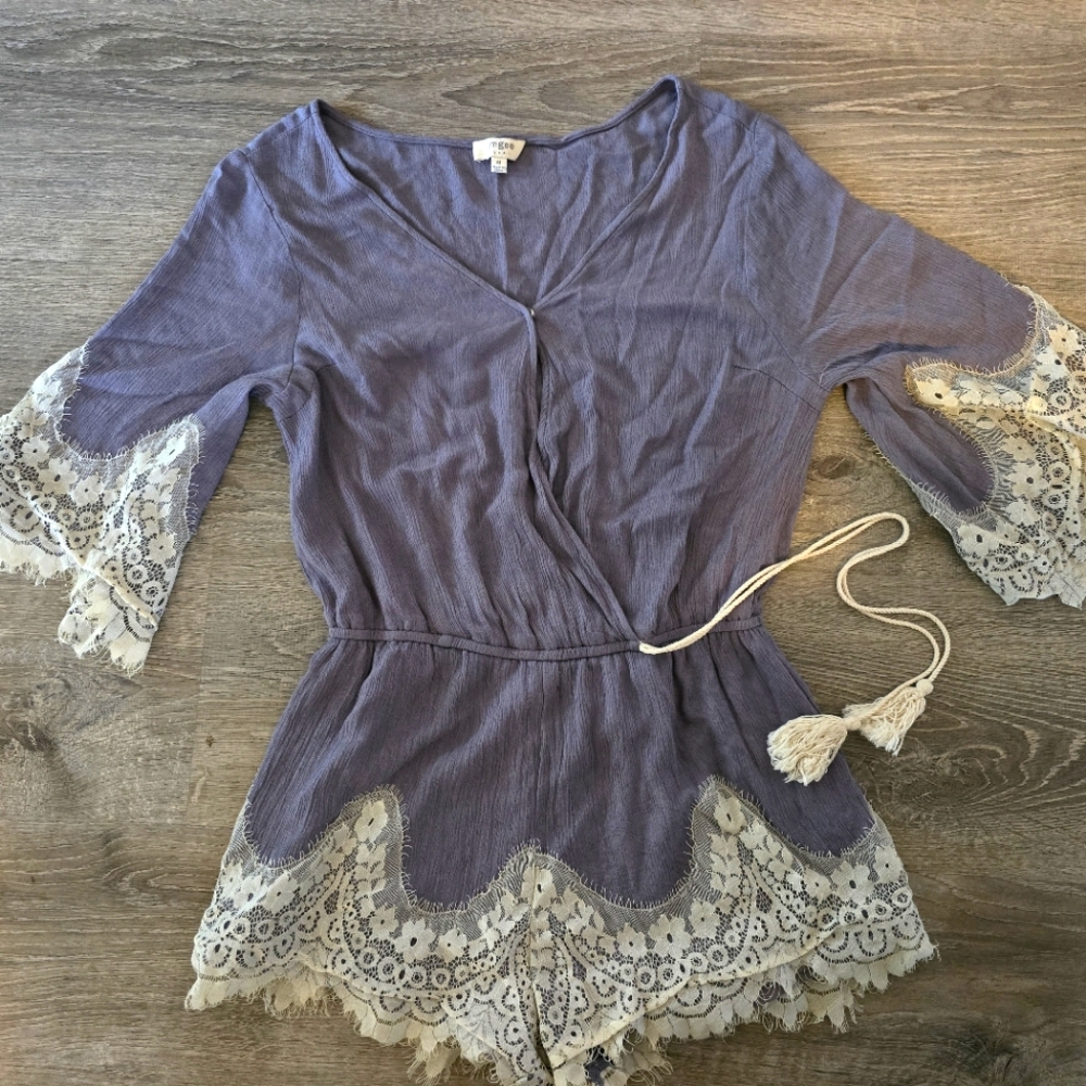 Umgee Romper Womens Medium Gray Lace Trim Bell Sleeve Faux Wrap Tassel Tie